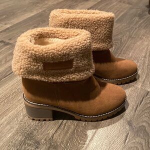 super cute winter boots for the fall or winter